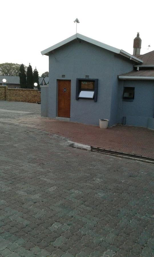 Central Lodge Hotels Johannesburg Exterior photo
